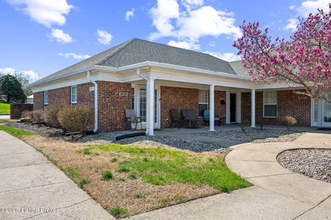 8501 Applegate Village Dr, Louisville, KY 40219