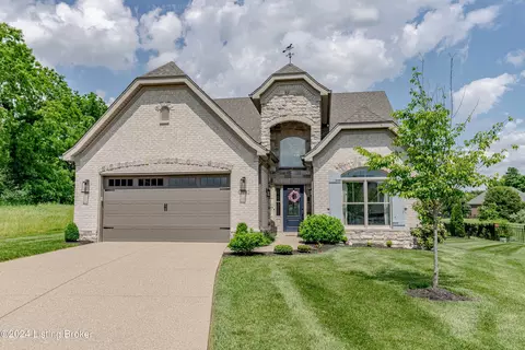 1136 Greens Dr, Simpsonville, KY 40067
