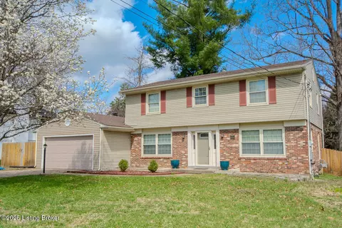 10305 Nanka Rd, Louisville, KY 40272