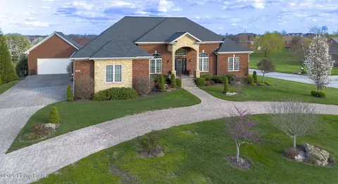 826 Nevin Ln, Fisherville, KY 40023