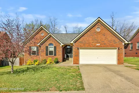 1013 Summersfield Dr, Shelbyville, KY 40065