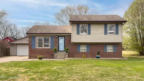 271 Sunview Dr, Mount Washington, KY 40047