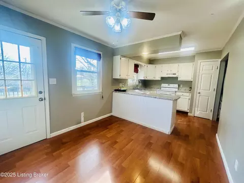 71 Secretariat Rd, Elizabethtown, KY 42701
