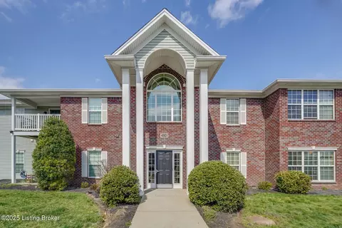4901 Crossing Spring Way #204, Louisville, KY 40229