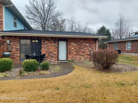 3109 Valleyside Ct, Louisville, KY 40214