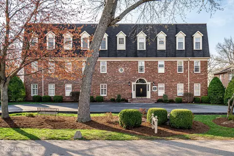 3818 Washington Sq #5, Louisville, KY 40207