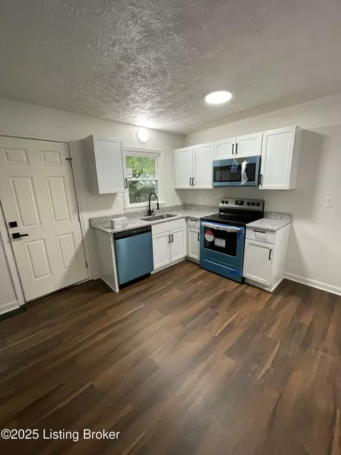 4919 Wabash Pl, Louisville, KY 40214
