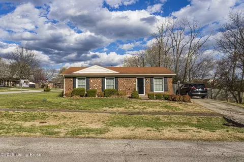7001 Longlake Dr, Louisville, KY 40291