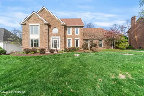 801 Oxmoor Woods Pkwy, Louisville, KY 40222