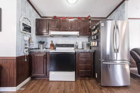 Kitchen - 242 E Holiday Bch, Mc Daniels, KY 40152 photo 3 of 3