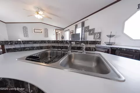 Kitchen - 242 E Holiday Bch, Mc Daniels, KY 40152 photo 2 of 3