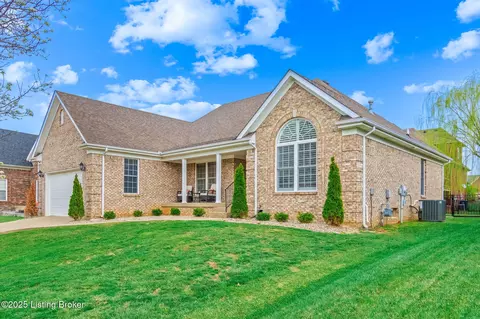 7903 Niemann Dr, Louisville, KY 40291
