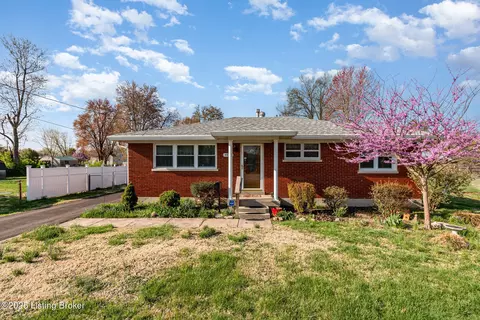 5706 Undine Dr, Louisville, KY 40216