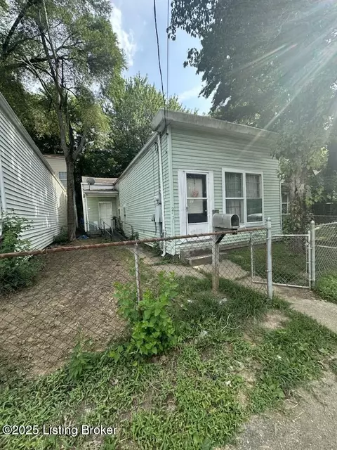 2410-2411 Rowancrop St, Louisville, KY 40212