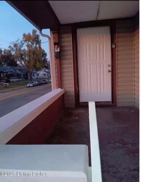131 S 38th St, Louisville, KY 40212
