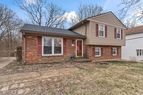 6650 Ashbrooke Dr, Pewee Valley, KY 40056