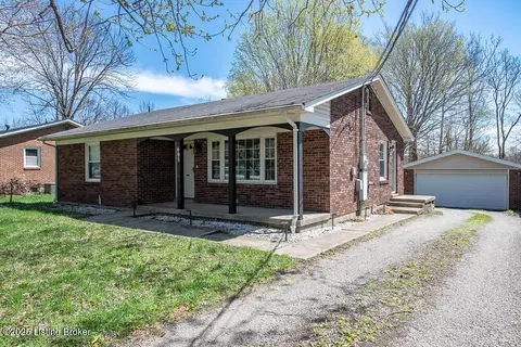 605 Lakeview Ave, La Grange, KY 40031