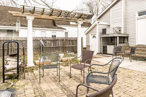 Exterior - 138 E Main St, Glendale, KY 42740 photo 4 of 4
