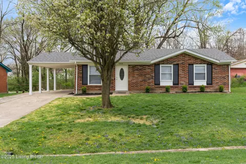7804 Rochelle Rd, Louisville, KY 40228