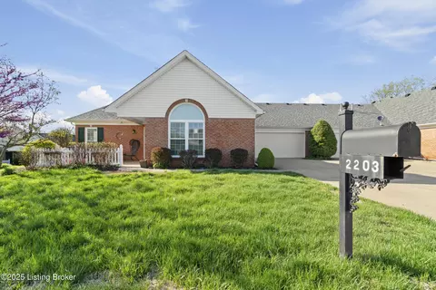 2203 Sugarmaple Dr, La Grange, KY 40031