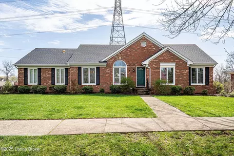 709 Locust Pointe Pl, Louisville, KY 40245