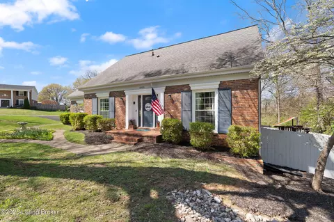 6925 Peppermill Ln, Louisville, KY 40228