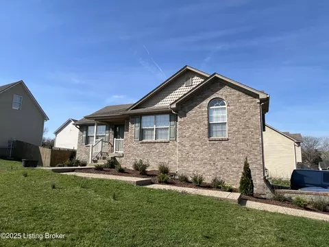 129 Savannah Dawn Ct, Mount Washington, KY 40047