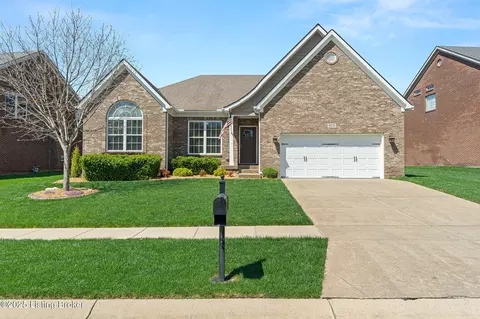 18319 Standwick Dr, Louisville, KY 40245