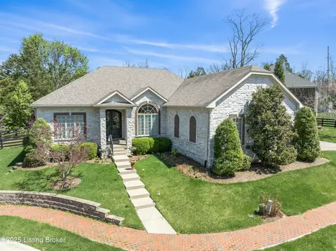 16722 Taddington Pl, Louisville, KY 40245