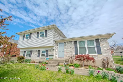 10603 St Rene Rd, Jeffersontown, KY 40299