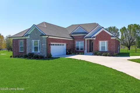 111 Springcrest Ct, Shepherdsville, KY 40165