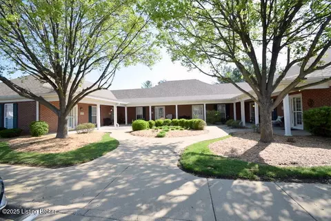 804 Garden Pointe Dr #804, Simpsonville, KY 40067