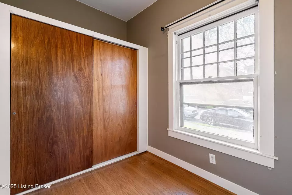 Bedroom - 2105 Woodbourne Ave, Louisville, KY 40205 photo 5 of 6