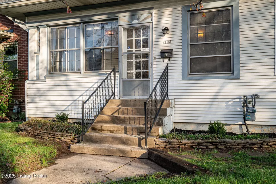 Exterior - 2105 Woodbourne Ave, Louisville, KY 40205 photo 4 of 16