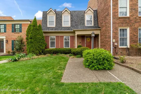 9517 Wessex Pl, Louisville, KY 40222