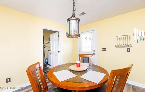 Dining - 522 Mcmurtry Ln, Springfield, KY 40069 photo 2 of 2