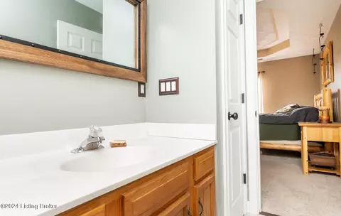 Bath - 522 Mcmurtry Ln, Springfield, KY 40069 photo 2 of 3