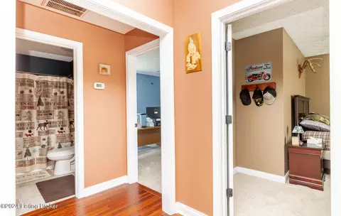 Entry Way - 522 Mcmurtry Ln, Springfield, KY 40069 photo 2 of 3