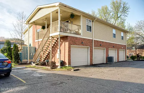 3008 Treeview Ct, Louisville, KY 40214