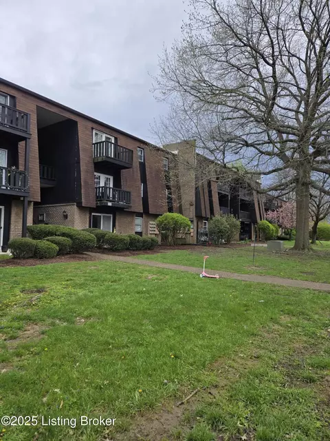 3505 Lodge Ln #109, Louisville, KY 40218