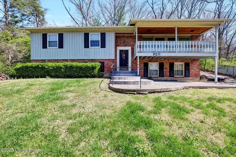 9211 Wildwood Ln, Louisville, KY 40272