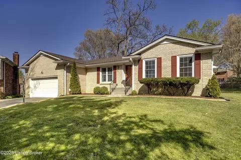 3910 Bayonne Ct, Louisville, KY 40299