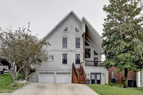 8706 Kings Lynn Ln, Louisville, KY 40220