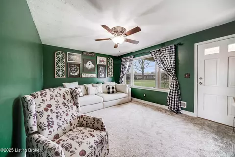 8 Thyme Ct, Louisville, KY 40258