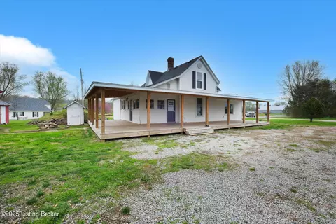 Exterior - 10837 Bloomfield Rd, Springfield, KY 40069 photo 4 of 11