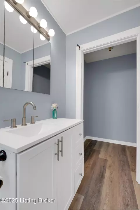 Bath - 10837 Bloomfield Rd, Springfield, KY 40069 photo 4 of 4
