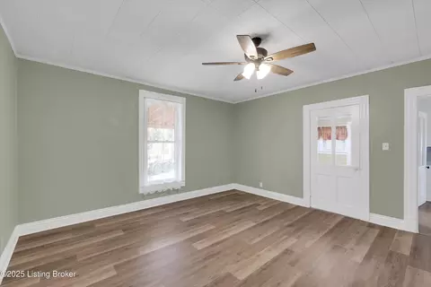 Living - 10837 Bloomfield Rd, Springfield, KY 40069 photo 10 of 10