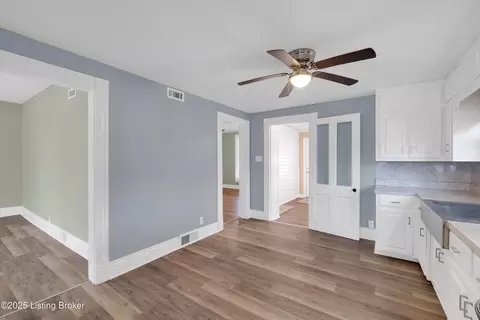 Entry Way - 10837 Bloomfield Rd, Springfield, KY 40069 photo 5 of 6