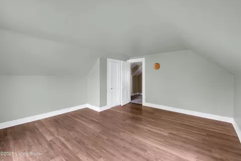 Bedroom - 10837 Bloomfield Rd, Springfield, KY 40069 photo 8 of 10