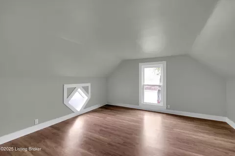 Bedroom - 10837 Bloomfield Rd, Springfield, KY 40069 photo 6 of 10